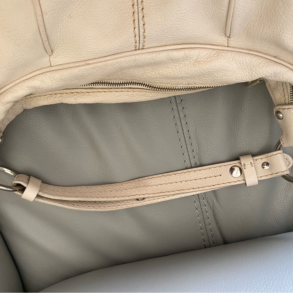 Tod's Cream Leather Hobo Bag with Silver Hardware - Picture 8 of 13